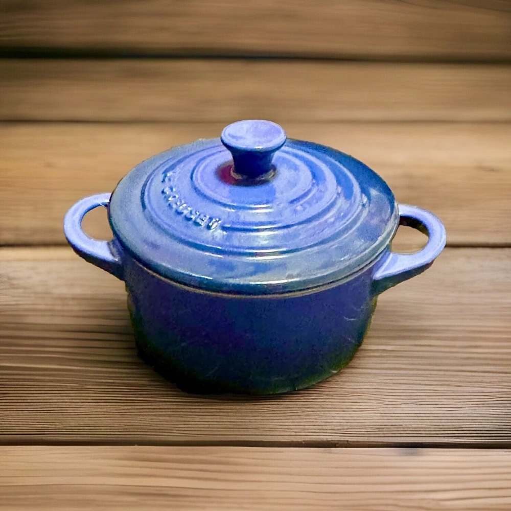 Le Creuset Mini Stoneware Cocotte w/ Lid-Petite Ramekin, Dutch Oven-8oz-Blue